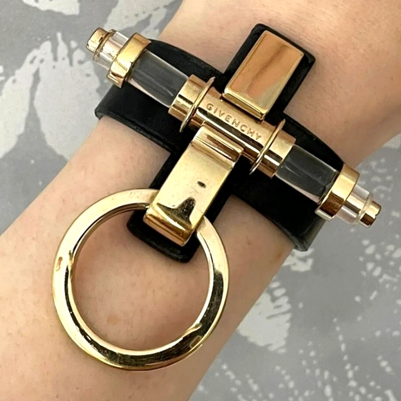 Givenchy Jewelry - GIVENCHY OBSIDIAN  LUXURY STATEMENT BRACELET WOW FACTOR!!! A MASTERPIECE  💥